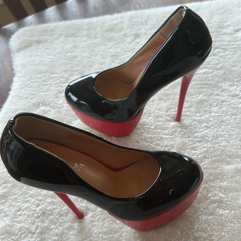 Mo Beiki heels